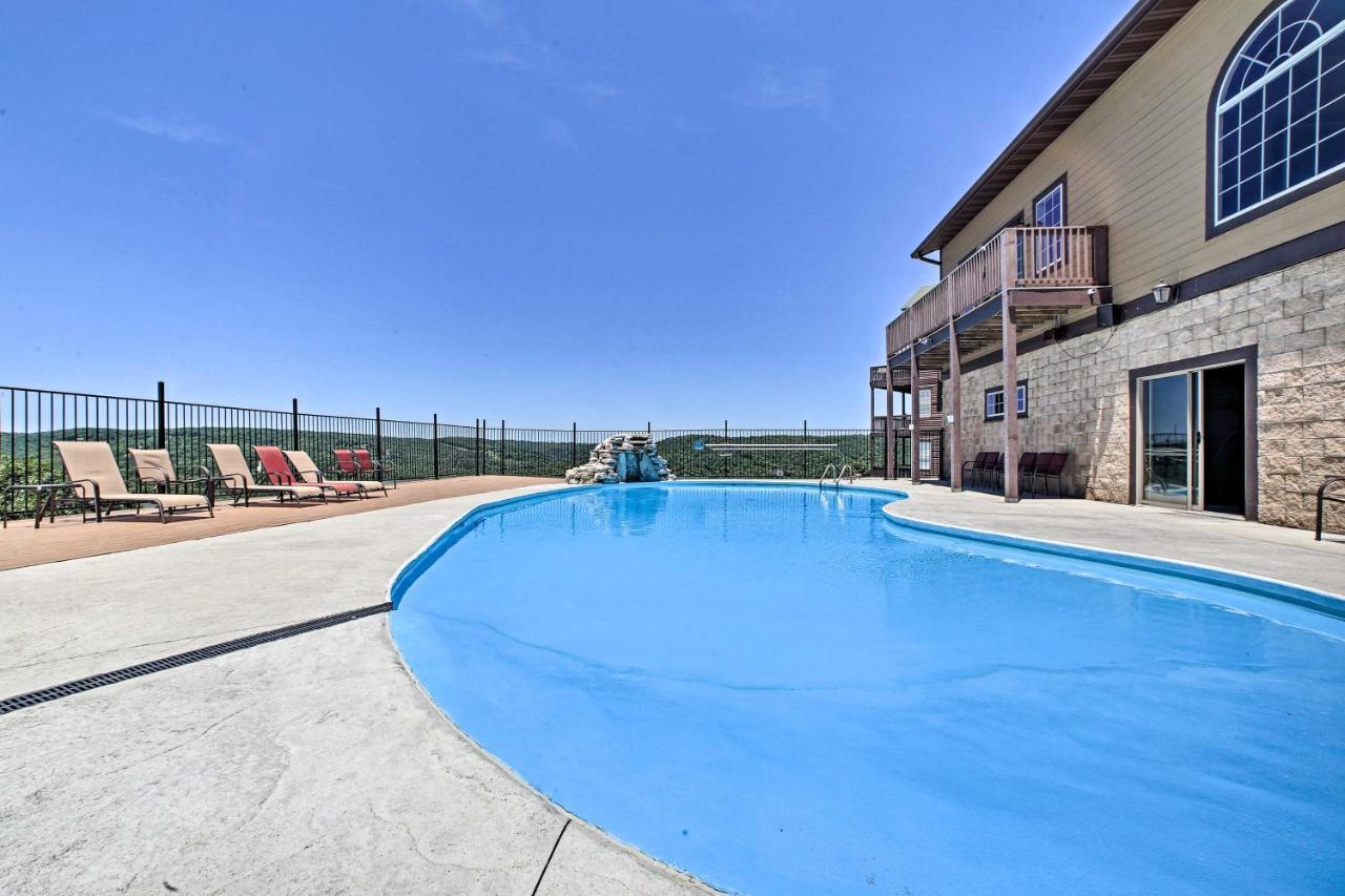 Ferienwohnung Luxe Branson Retreat With Mtn Views And Pool Access! Exterior foto