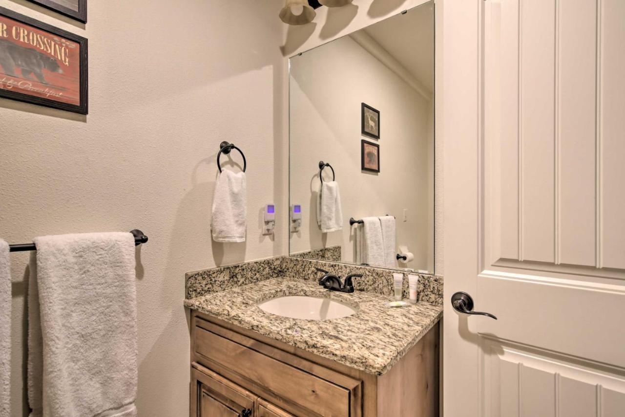 Ferienwohnung Luxe Branson Retreat With Mtn Views And Pool Access! Exterior foto