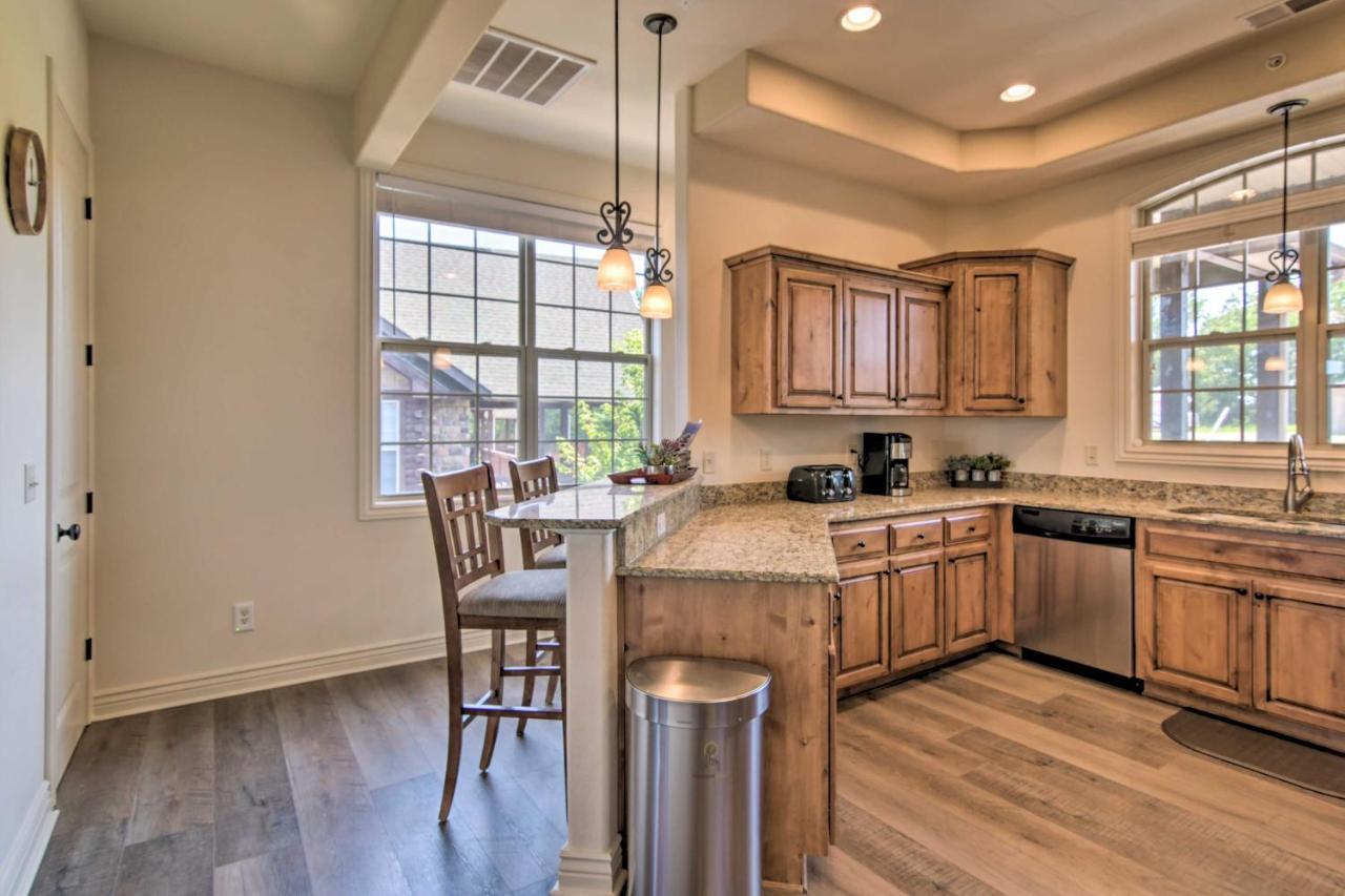 Ferienwohnung Luxe Branson Retreat With Mtn Views And Pool Access! Exterior foto