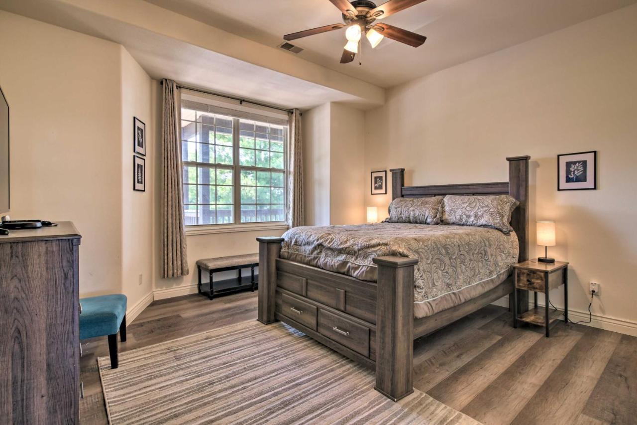 Ferienwohnung Luxe Branson Retreat With Mtn Views And Pool Access! Exterior foto